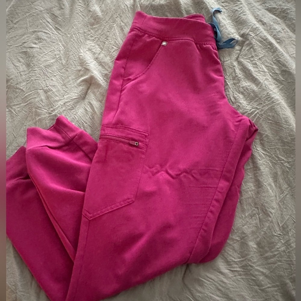 Woman’s Figs pink Zamora jogger scrub pants